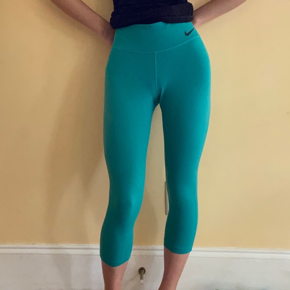 Nike Pants - Nike Teal Cropped Leggings